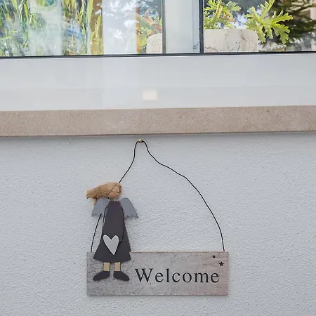 Gabric-perfect Location * Split